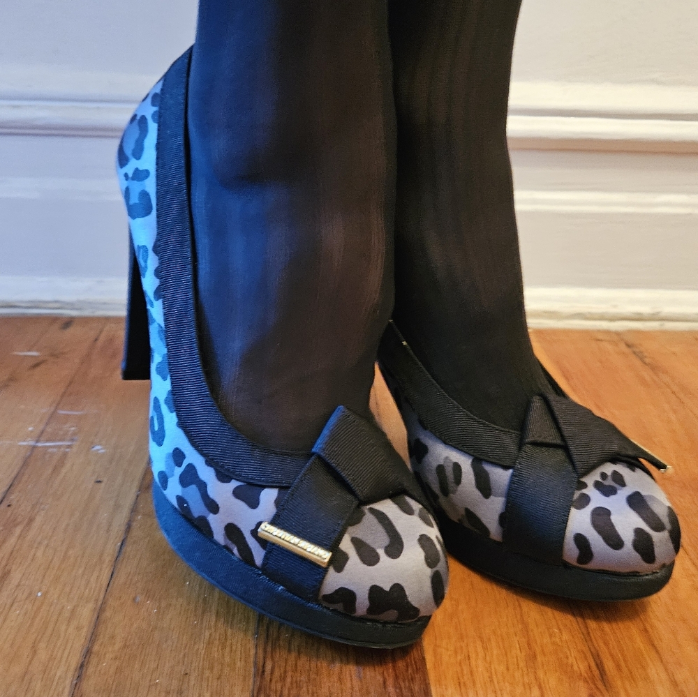 Christian Siriano for Payless Black & Gray Leopard Satin Platform Pumps size 8